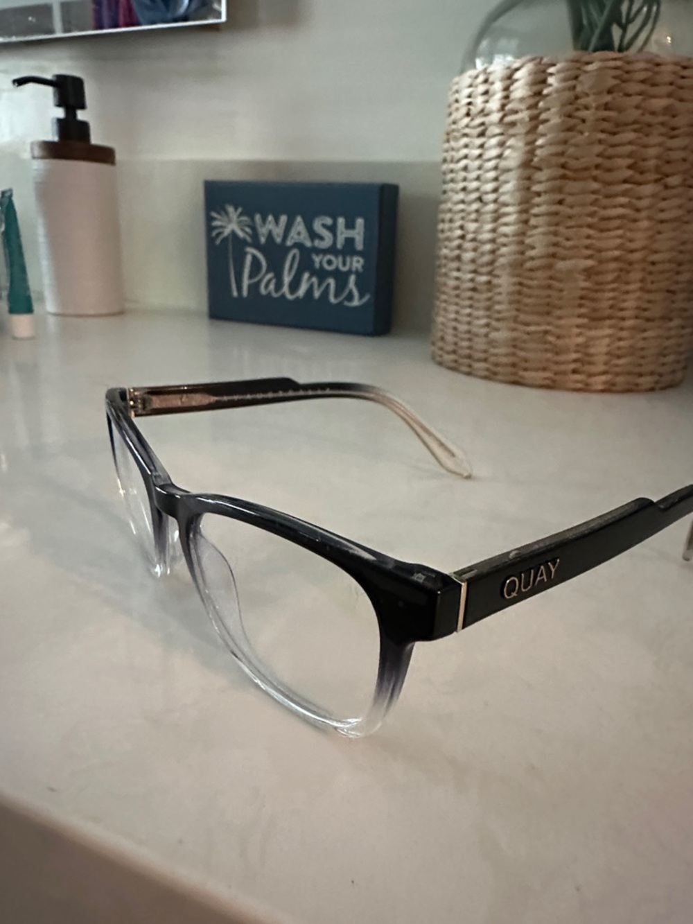 Quay Australia Black-to-Clear Ombre blue light protection Glasses